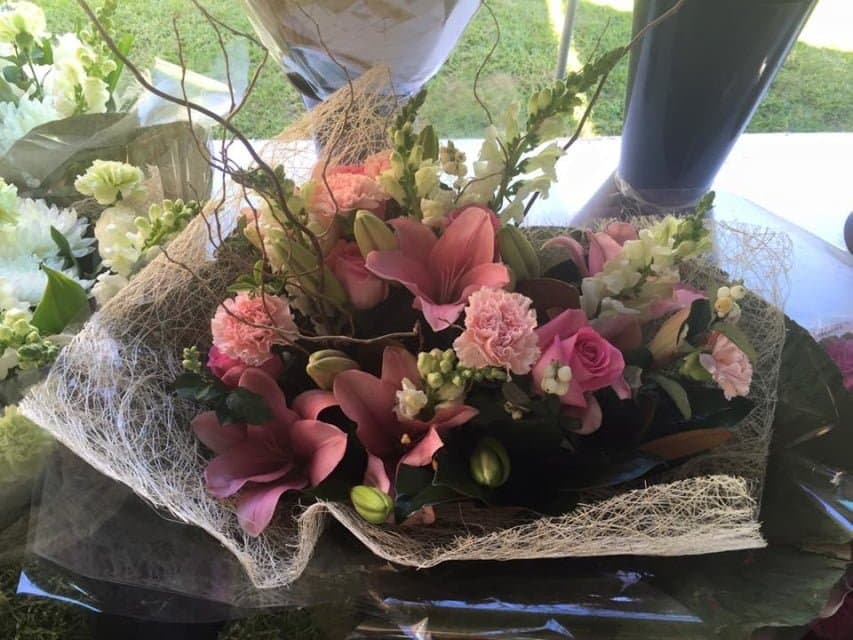 Medium sized pink bunch - florist choice